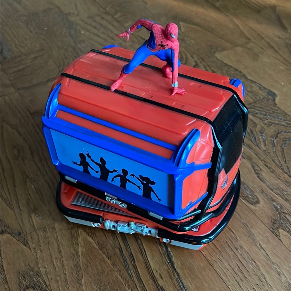 Marvel Spider-Man Action Figure Playset - Red and Blue